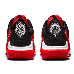 Lebron Witness VII basketball shoe